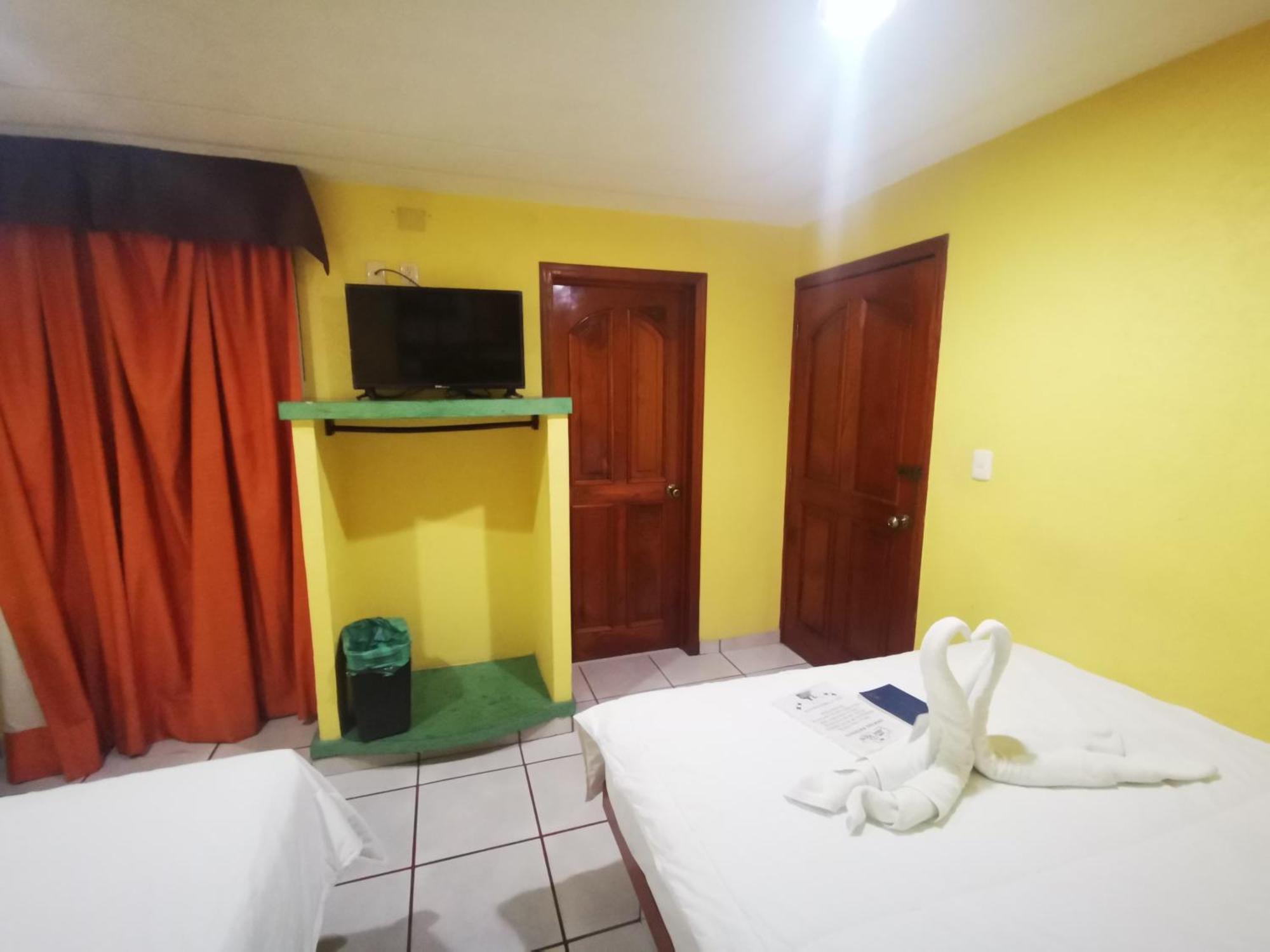 Casa Real Hotel Poza Rica Bagian luar foto